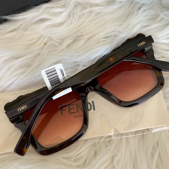Authentic fendi 52mm Square Sunglasses - Picture 3 of 8